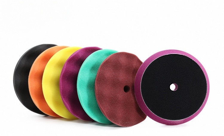 最新の会社ニュース 完璧な仕上がりの鍵：Sunwellプロフェッショナルフォーム研磨パッド＆バフパッド