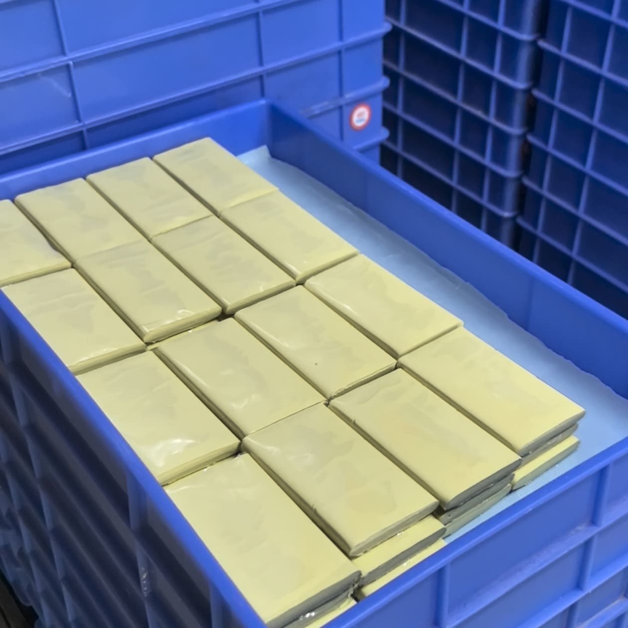 Últimas noticias de la empresa sobre Barras de arcilla para automóviles Sunwell: La solución definitiva para la descontaminación perfecta de la pintura